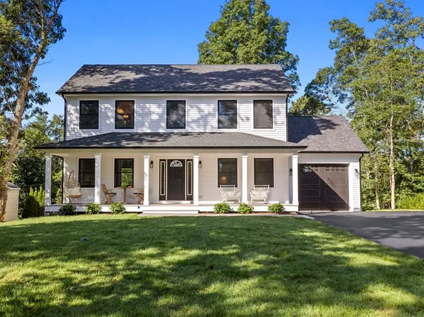 88 Pinecrest Beach Dr, East Falmouth, MA 02536