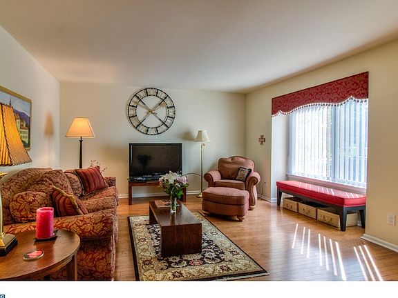 4th image of 4802 Hogan Dr