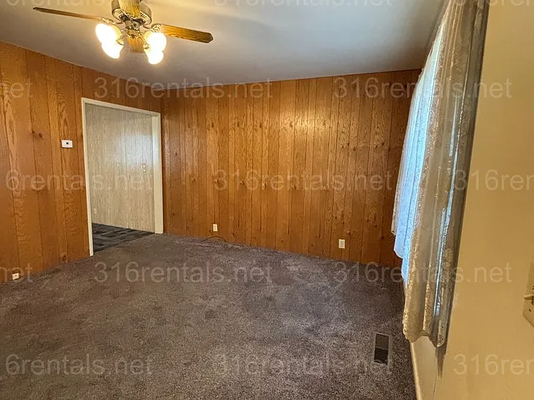 210 N Ohio St — Photo 11