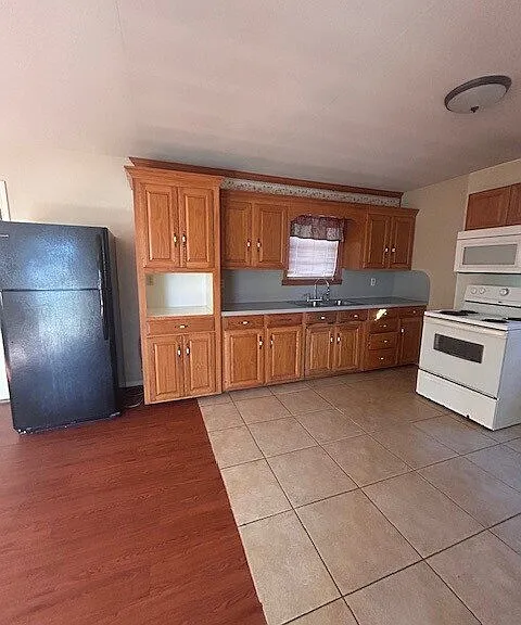 806 Cox Rd — Photo 2