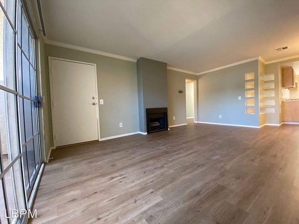 1st image of 10825 Blix St #104