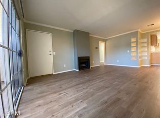10825 Blix St #104, North Hollywood, CA 91602