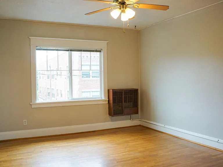 2943 SE Alder St #20 — Photo 4