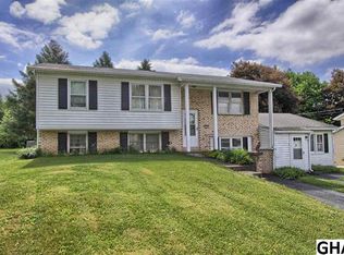 213 Cockleys Dr, Mechanicsburg, PA 17055