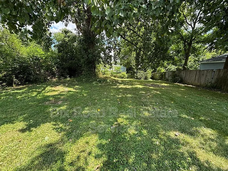 3626 Runyon Ave — Photo 4