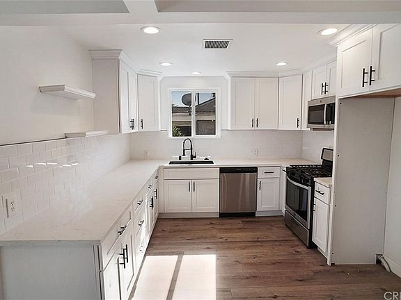 4th image of 8154 Gentry Ave