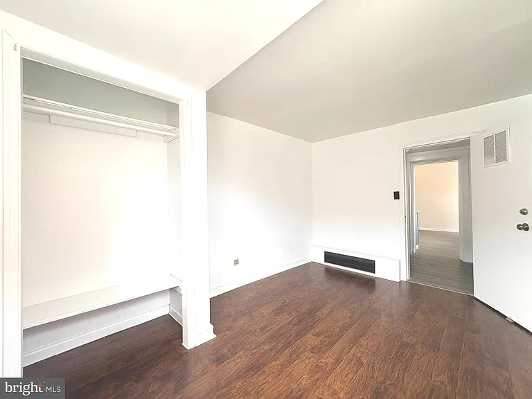 2241 Knorr St — Photo 13