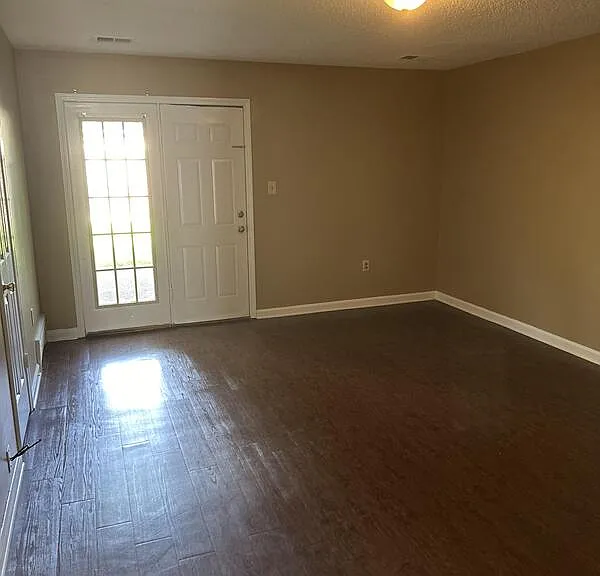 4407 Forest Valley Cv — Photo 7