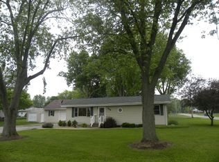 208 N Vermillion St, Lexington, IL 61753