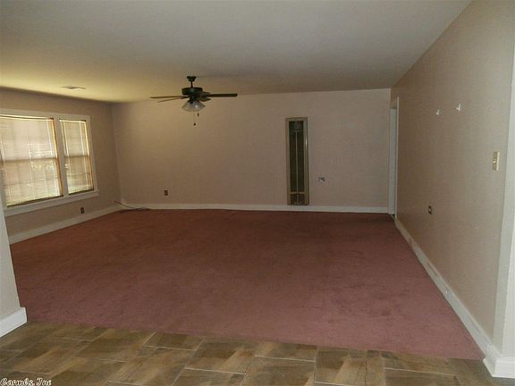 3rd image of 1007 E Sullenberger Ave