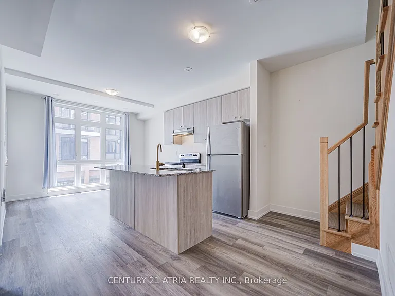 1 Bond Cres #1 — Photo 7
