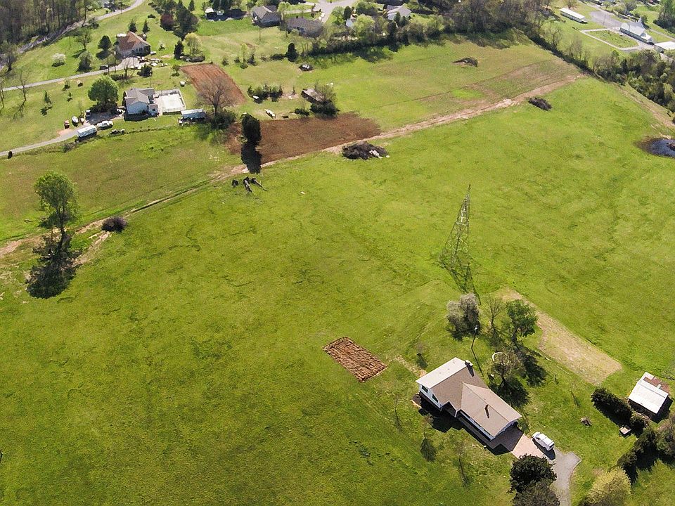 2nd image of Clover Hill Ridge Rd
