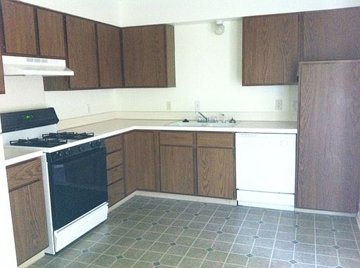 3rd image of 2963 Mulford Dr SE