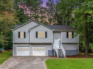 152 Country Cottage Cir, Carrollton, GA 30116
