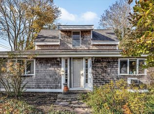 112 Gifford St, Falmouth, MA 02540