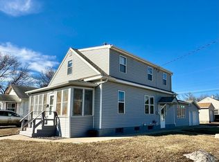 829 7th Ave NE, Aberdeen, SD 57401