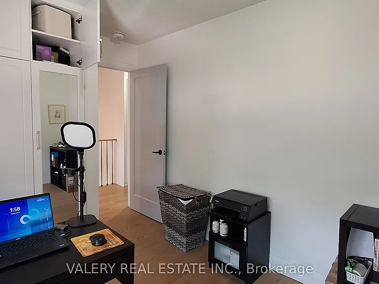 68 Mullis Cres #1 — Photo 11