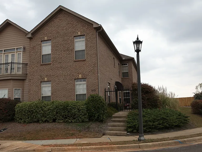 1072 Runningvine Ln — Photo 1