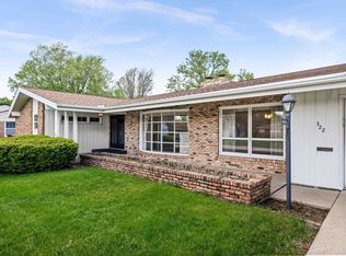 322 Vista Dr, Bloomington, IL