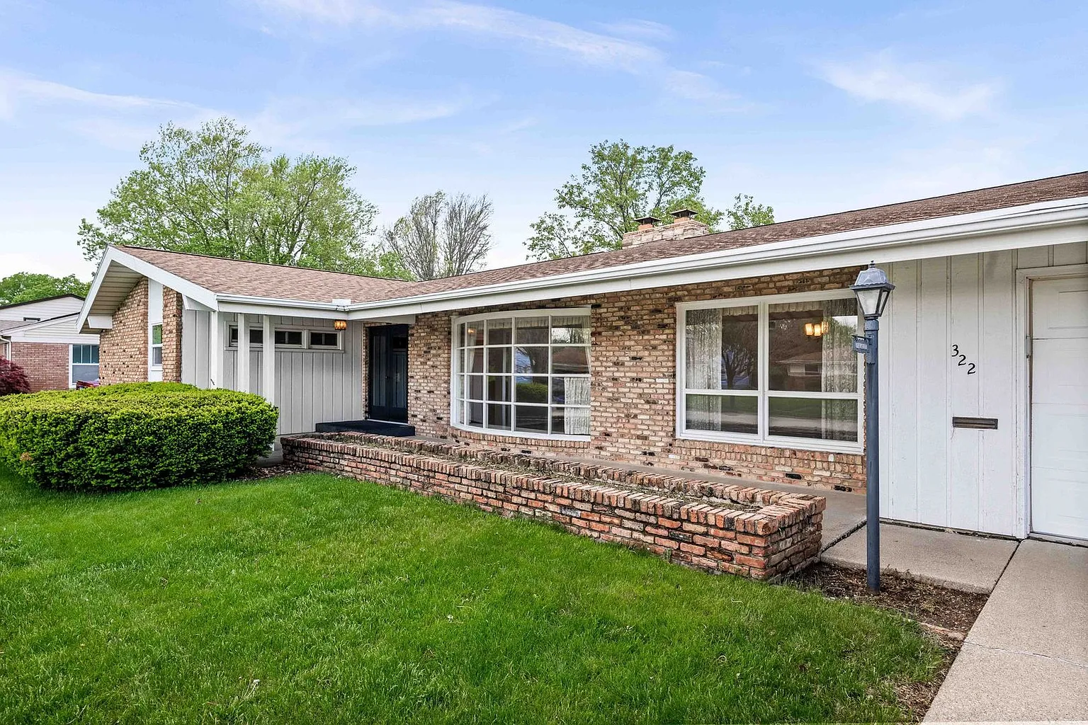 322 Vista Dr photo 1