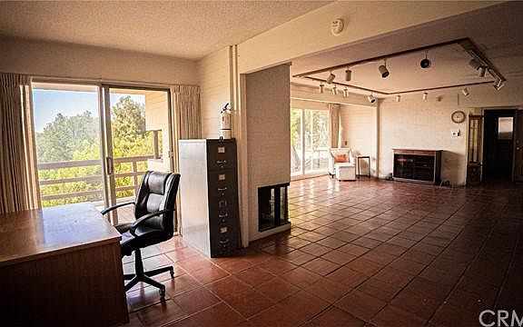3rd image of 2271 Pinecrest Dr