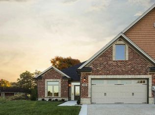 1228 Serenity Springs Dr, New Albany, IN 47150