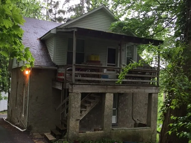 1912 Sulgrave Ave — Photo 7