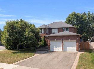 304 Rhodes Cir, Newmarket, ON L3X 1V4