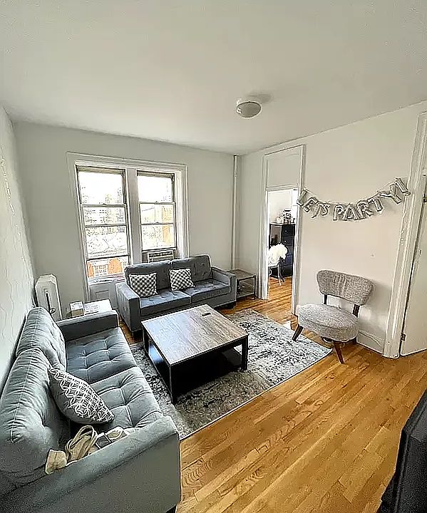1st image of 200 Waverly Pl APT 17