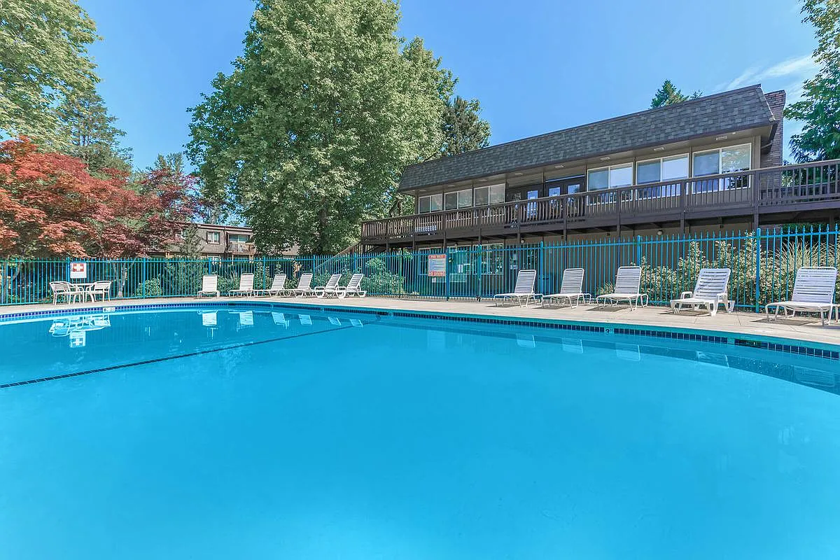 Fairwood Apartments — Photo 1