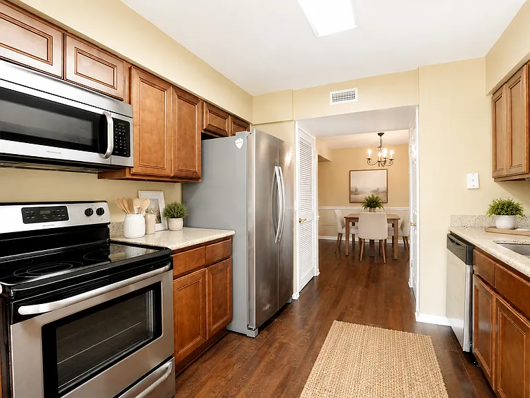 226 Crown Oaks Way — Photo 3