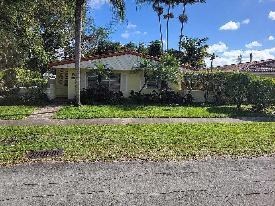 1st image of 220 NE 105th St