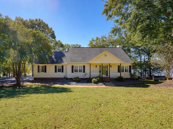 200 S Pointe, Cowpens, SC 29330