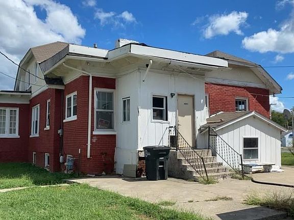 2nd image of 701 S 6th St