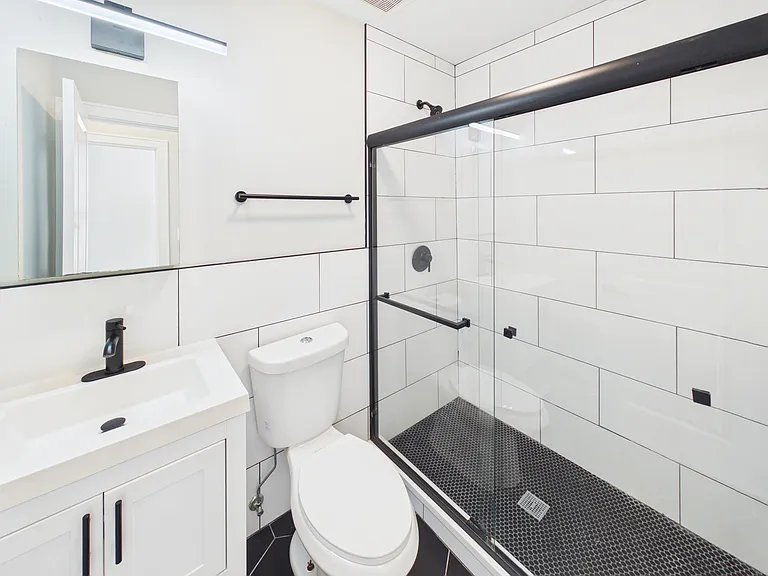 2542 S Albany Ave #1R — Photo 9