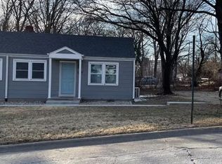 1329 N 10th St, Manhattan, KS 66502