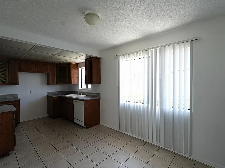 8040 Stewart And Gray Rd #204 — Photo 5