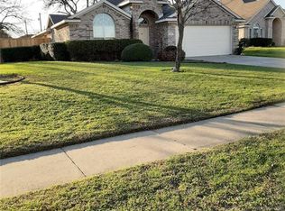 521 Chancellor Dr, Cedar Hill, TX 75104