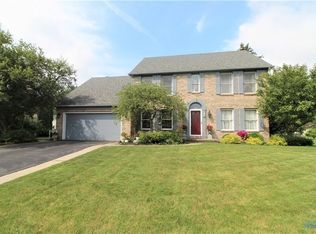 1736 Henthorne Dr, Maumee, OH 43537