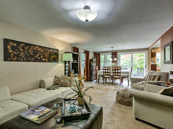 5th image of 831 S 67th Ave