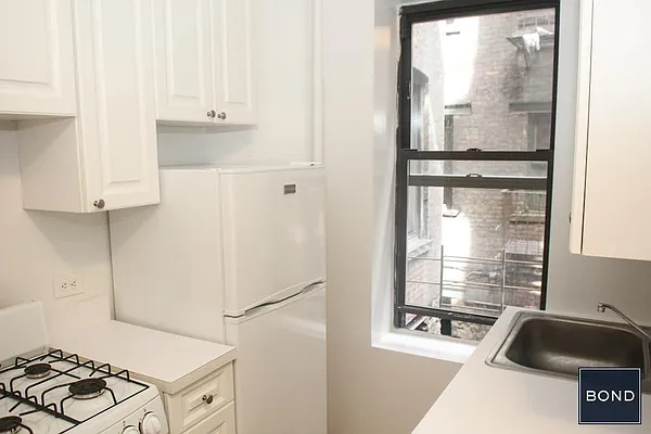 Rented by Bond New York | media 19