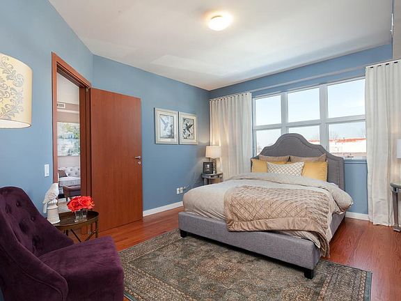 4th image of 3112 Emmons Ave #3144101