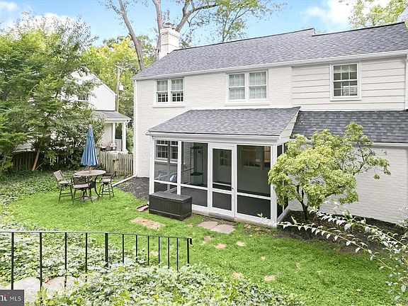 4th image of 5920 Welborn Dr