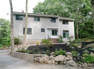 6 Pioneer Cir, Sharon, MA 02067