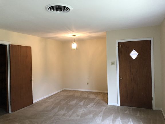 2nd image of 500 Elmwood St