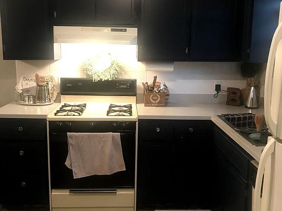 3rd image of 3842 Shi Mar Dr