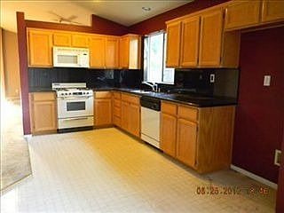 3rd image of 3226 Jeanette Ct
