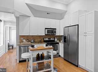 327 S 17th St APT 2M, Philadelphia, PA 19103