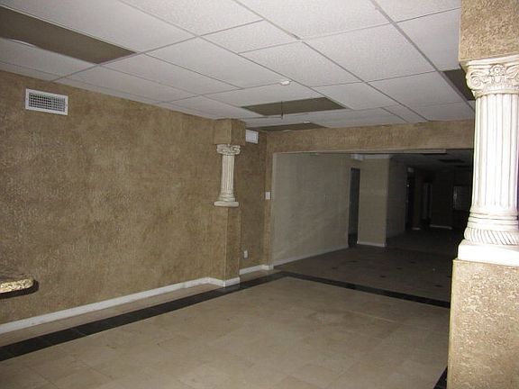 5th image of 1605 W Broadway St