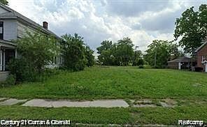2nd image of 2444 Grant St